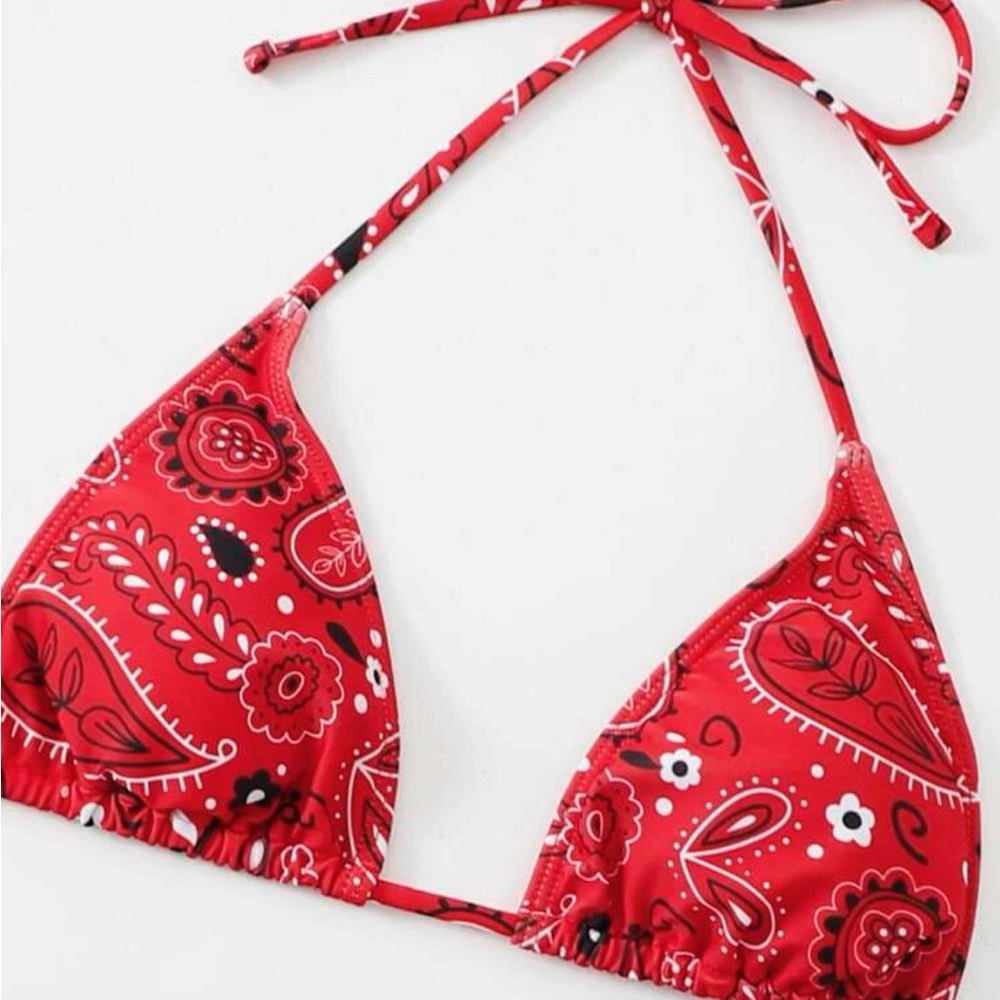 • 2 for 1 • Bikinis (Similar pattern) - Picture 2 of 3